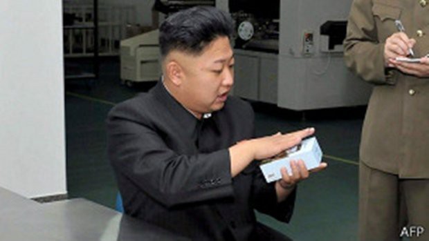 Corea del Norte crea su propio teléfono inteligente. Corea del Norte crea su propio teléfono inteligente.