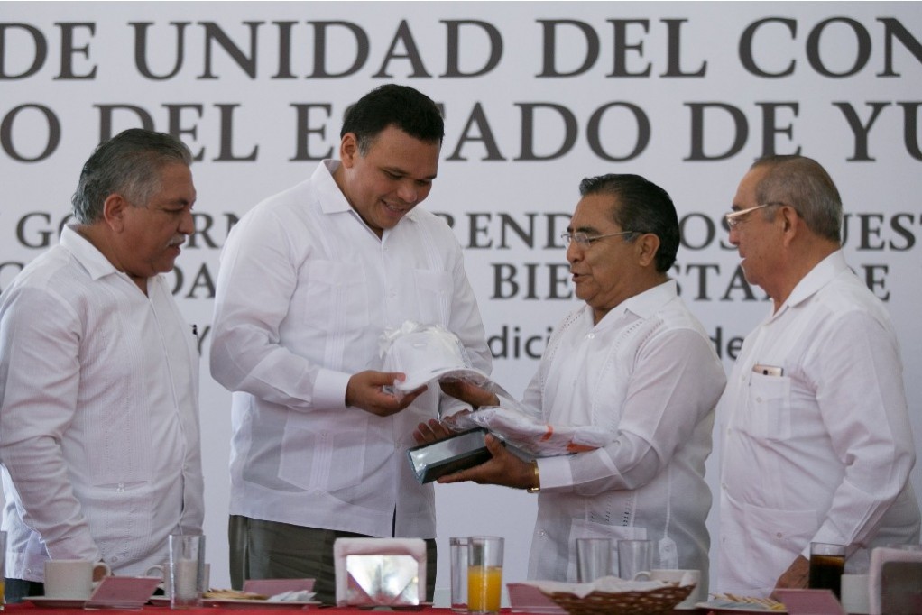 Gobernador se reúne con el Congreso del Trabajo Gobernador se reúne con el Congreso del Trabajo