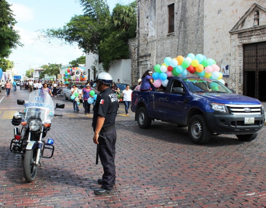 Policía municipal acompaña a "guadalupanos" Policía municipal acompaña a "guadalupanos"