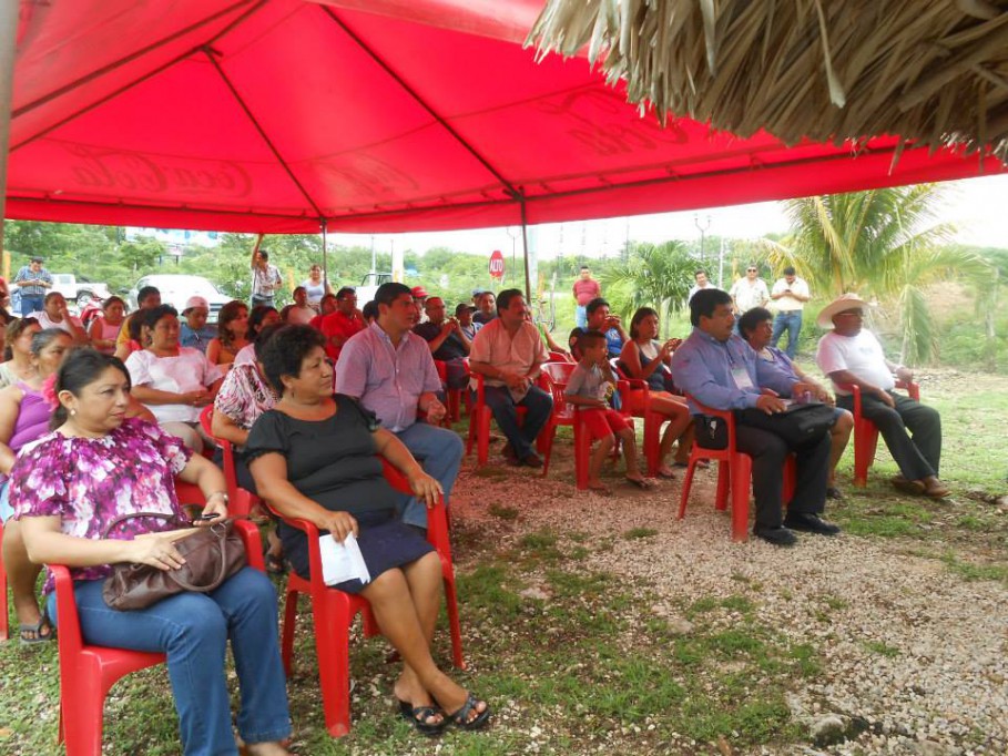 TIZIMIN: No todos pueden pagar la regularización de sus lotes en “Prolongación del Parque”. TIZIMIN: No todos pueden pagar la regularización de sus lotes en “Prolongación del Parque”.