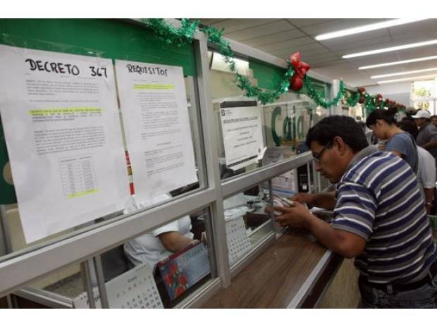 Yucatecos aprovechan descuentos en trámites vehiculares Yucatecos aprovechan descuentos en trámites vehiculares