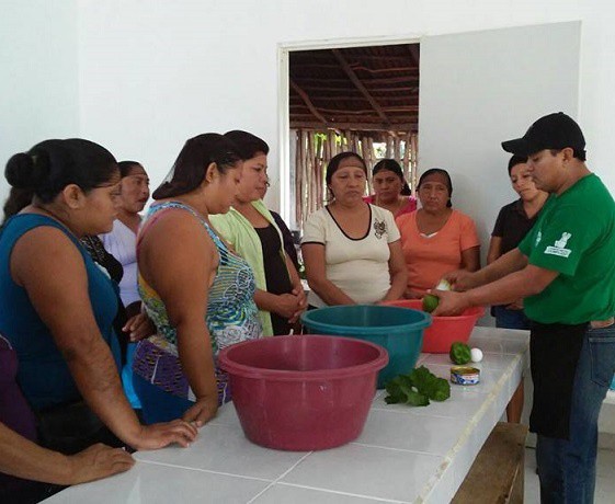 DIF Tizimín capacitan a cocineras DIF Tizimín capacitan a cocineras