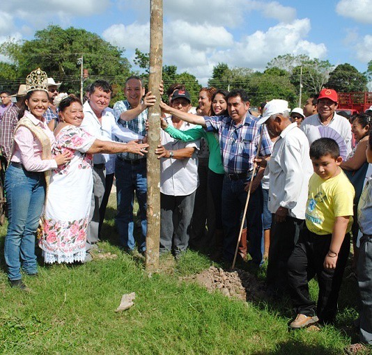 Palqueros de Tizimín construyen coso taurino Palqueros de Tizimín construyen coso taurino