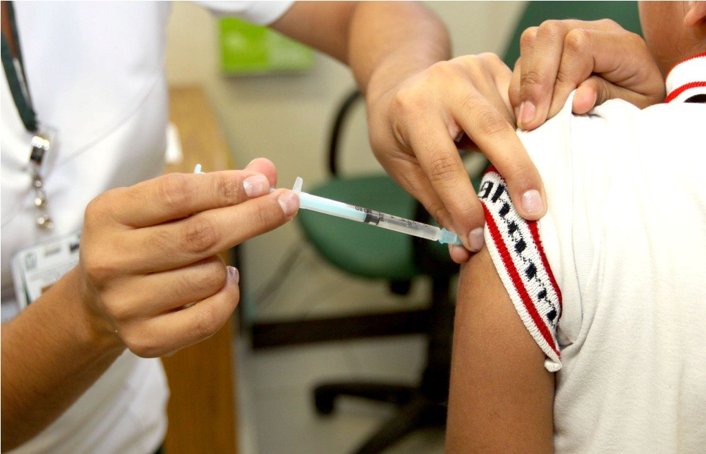 Vacuna contra el dengue no sustituye la prevención Vacuna contra el dengue no sustituye la prevención