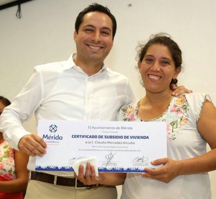 Entregan apoyos para vivienda en Mérida Entregan apoyos para vivienda en Mérida