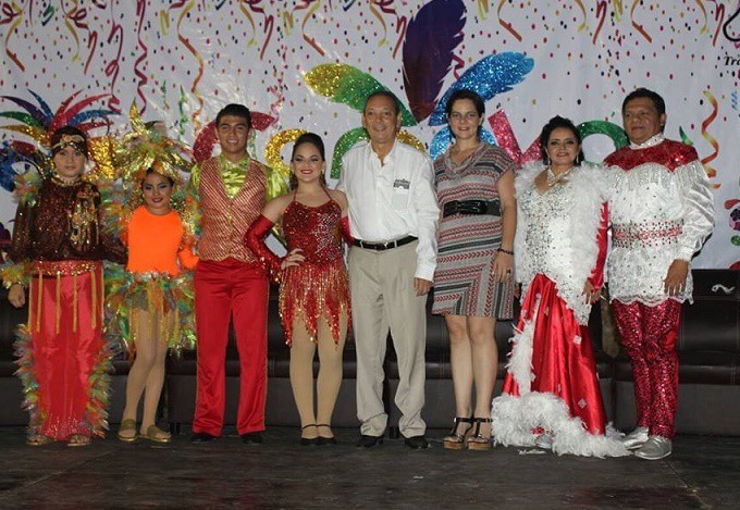 Presentan a los reyes del carnaval 2016 de Tizimín Presentan a los reyes del carnaval 2016 de Tizimín