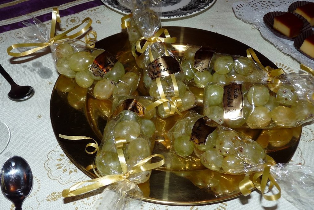 ¿Por qué se comen doce uvas? ¿Por qué se comen doce uvas?