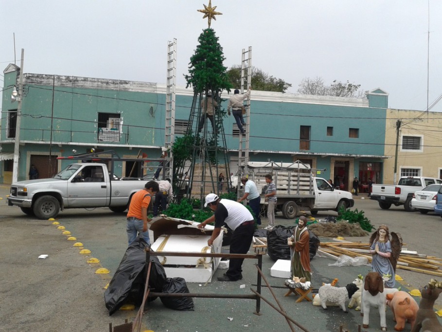 Desmantelan adornos navideños en Tizimín Desmantelan adornos navideños en Tizimín