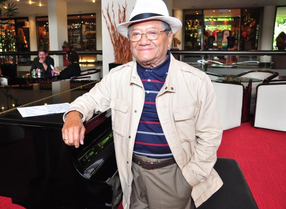 Armando Manzanero recibe hoy la medalla “Héctor Victoria” Armando Manzanero recibe hoy la medalla “Héctor Victoria”