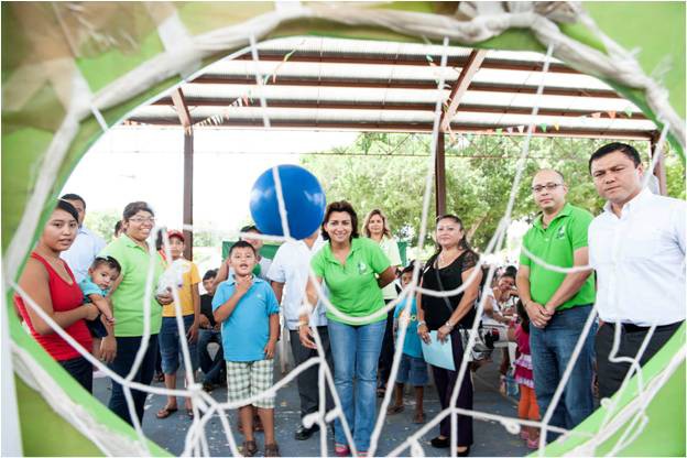 DIF estatal entrega apoyos al interior del Estado. DIF estatal entrega apoyos al interior del Estado.