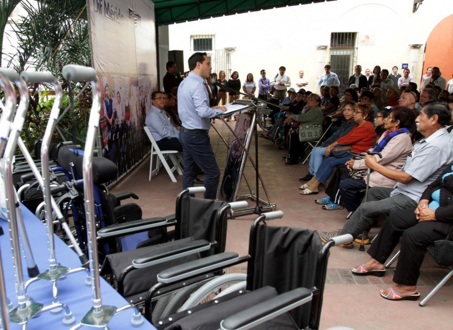 Entrega Ayuntamiento 81 aparatos ortopédicos Entrega Ayuntamiento 81 aparatos ortopédicos