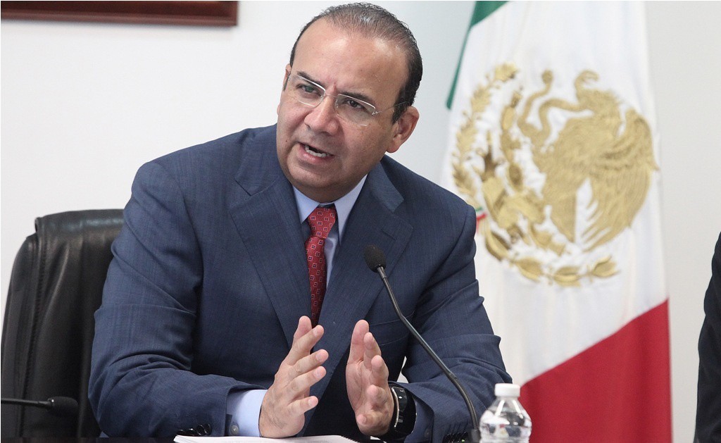 Descartan cierre de empresas por alza del dólar Descartan cierre de empresas por alza del dólar