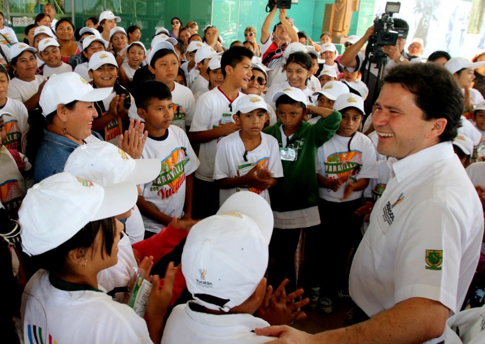 Niños de Tekax visitan el Aeropuerto Niños de Tekax visitan el Aeropuerto
