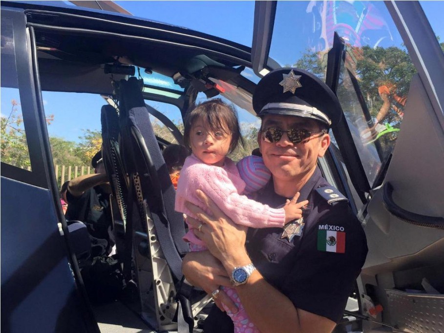 Policía federal visita a niños del CRIT Policía federal visita a niños del CRIT