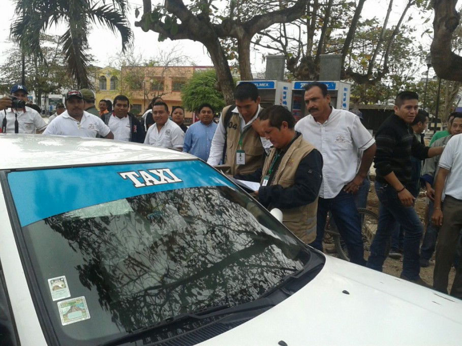 Taxistas de Tizimín contra piratas Taxistas de Tizimín contra piratas