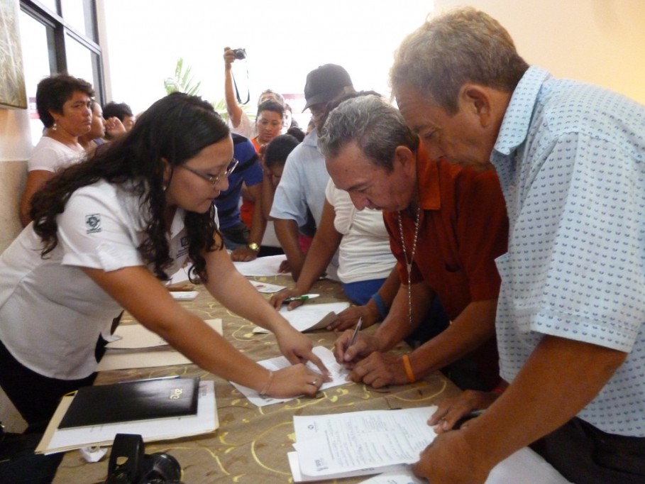 TIZIMIN: Llega la Caravana del Crédito 2013.\r\n TIZIMIN: Llega la Caravana del Crédito 2013.\r\n