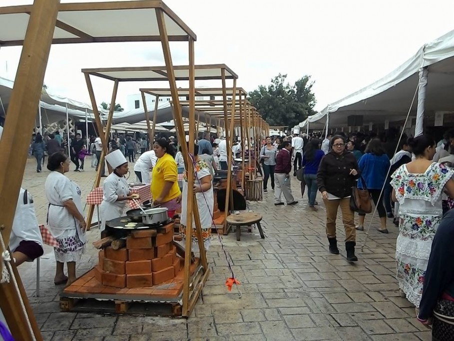 Cocineras tradicionales atraen a 10 mil visitantes Cocineras tradicionales atraen a 10 mil visitantes