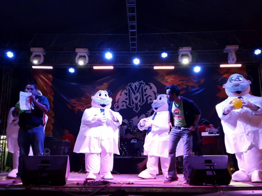 VIDEO - El Dr. Simi en Carnaval Candela 2016