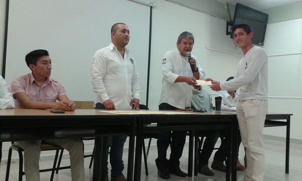 20 alumnos de tecnológico de Tizimín reciben becas alimentarias 20 alumnos de tecnológico de Tizimín reciben becas alimentarias