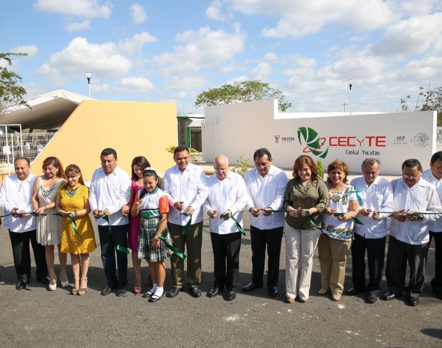 Inauguran Cecytey en Conkal Inauguran Cecytey en Conkal