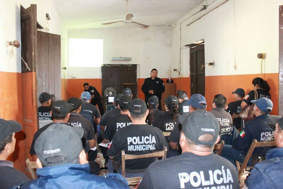 Capacitan a policías de 5 comisarías tizimileñas Capacitan a policías de 5 comisarías tizimileñas