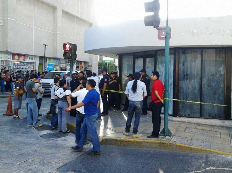 Muere un albañil al desplomarse un techo Muere un albañil al desplomarse un techo