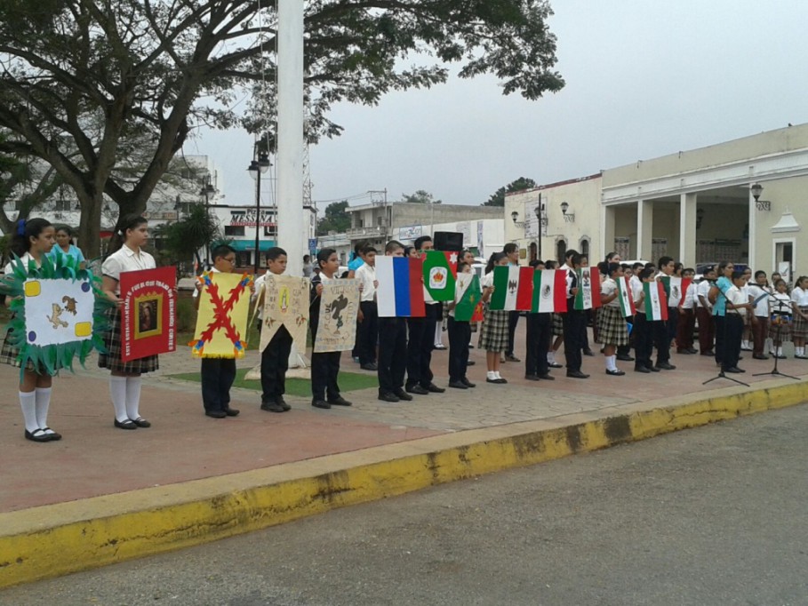 Niños conmemoran a la bandera mexicana, en Tizimín Niños conmemoran a la bandera mexicana, en Tizimín