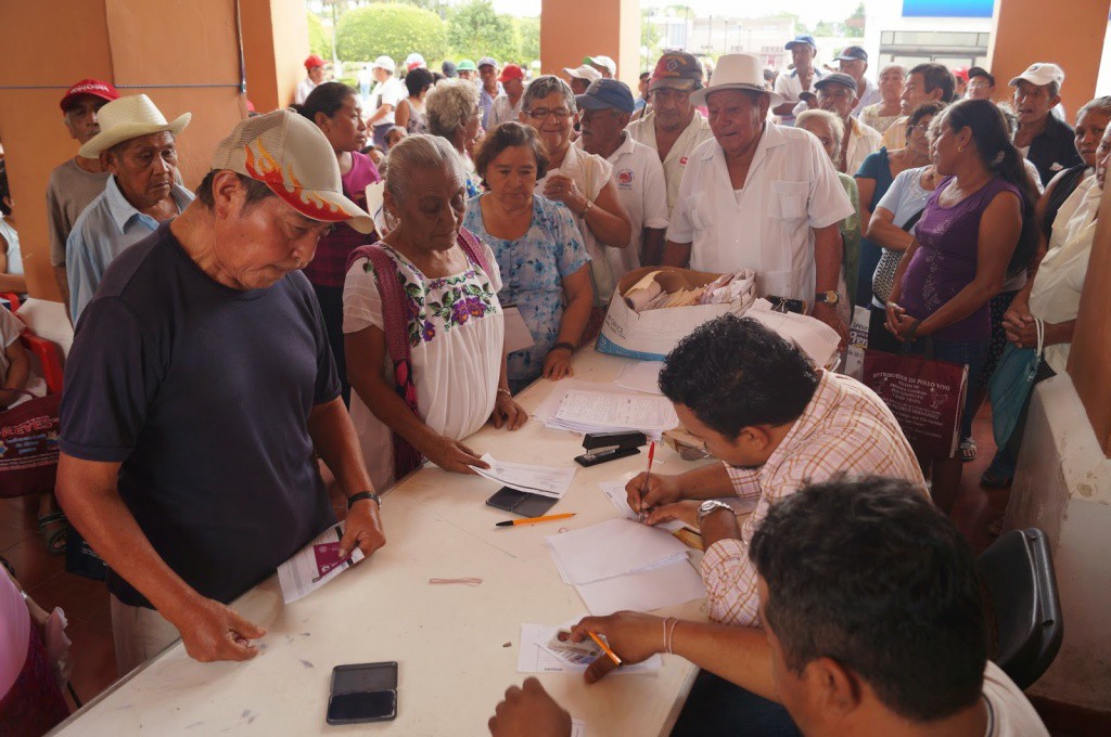 Garantizan pago de 65 y más Garantizan pago de 65 y más