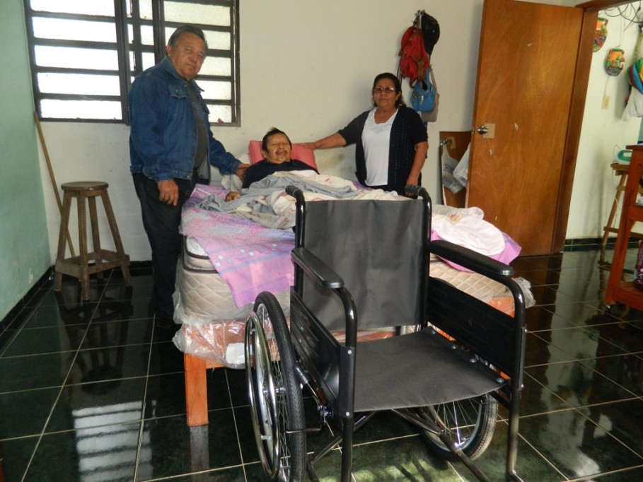 Entregan sillas de ruedas y material ortopédico Entregan sillas de ruedas y material ortopédico