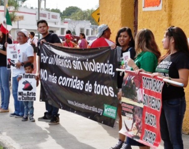 Protesta en la Plaza de Toros Mérida Protesta en la Plaza de Toros Mérida