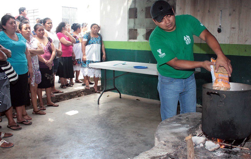Capacitan a cocineras de comedores comunitarios de Valladolid Capacitan a cocineras de comedores comunitarios de Valladolid