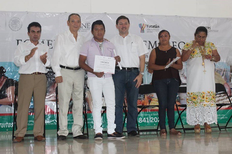 Entregan estímulos al empleo en Tizimín Entregan estímulos al empleo en Tizimín