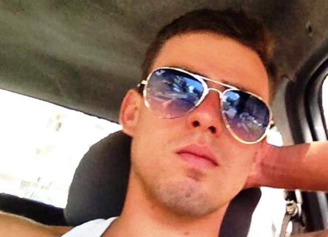 Asesinan brutalmente a un joven Asesinan brutalmente a un joven