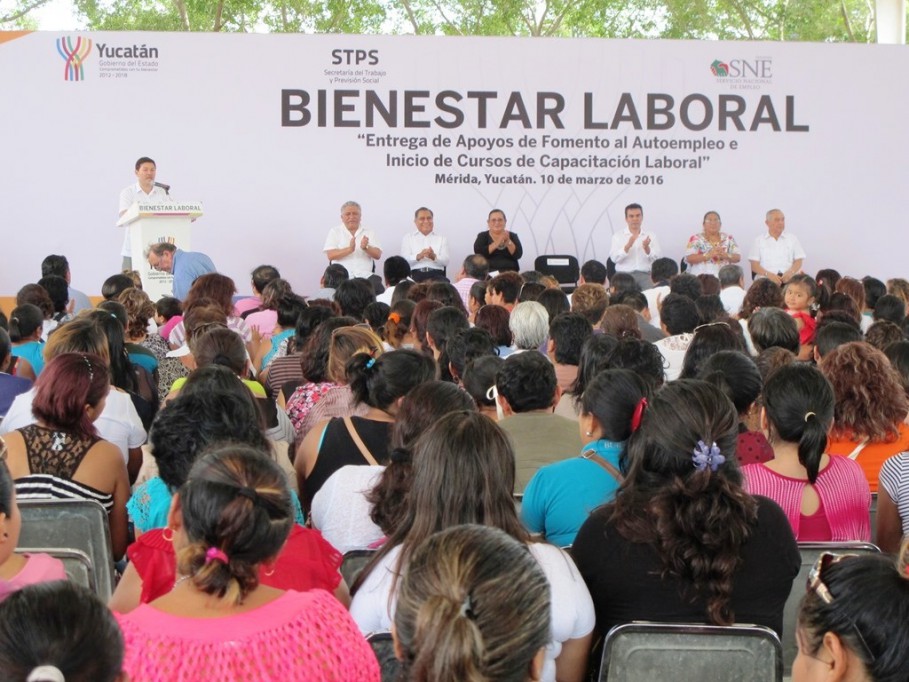 Entregan apoyo al autoempleo Entregan apoyo al autoempleo