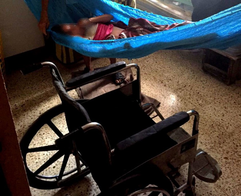 Donan silla de ruedas y pañales Donan silla de ruedas y pañales