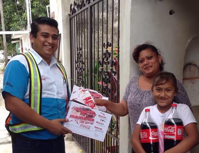 Coca-Cola entrega dos automóviles