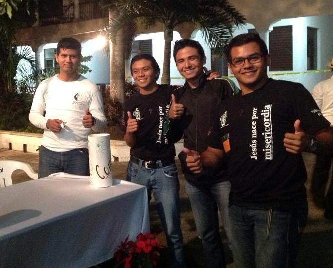 Jóvenes estudian en el Seminario Menor Jóvenes estudian en el Seminario Menor