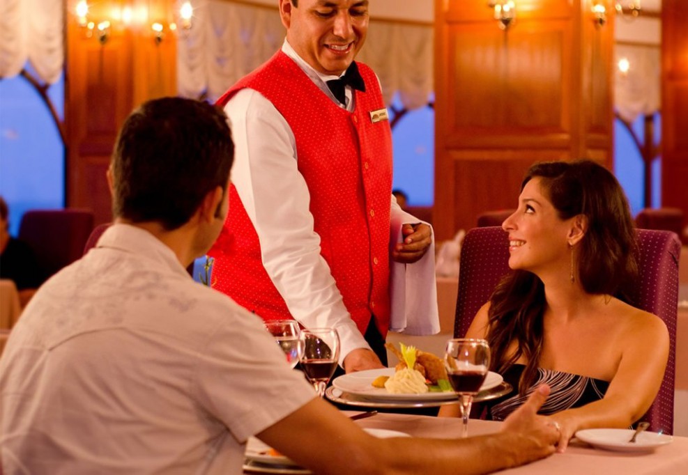 Buscan deducir 50% del consumo en restaurantes Buscan deducir 50% del consumo en restaurantes