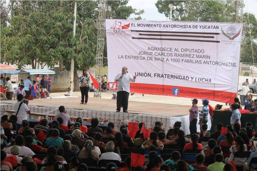 Entregan 100 toneladas de maíz a productores Entregan 100 toneladas de maíz a productores