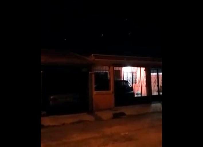 Avistan luces en el cielo de Vergel Avistan luces en el cielo de Vergel