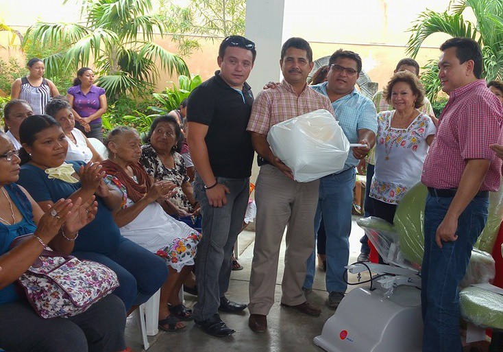 Donan equipo odontológico a centro de salud de Sucilá Donan equipo odontológico a centro de salud de Sucilá