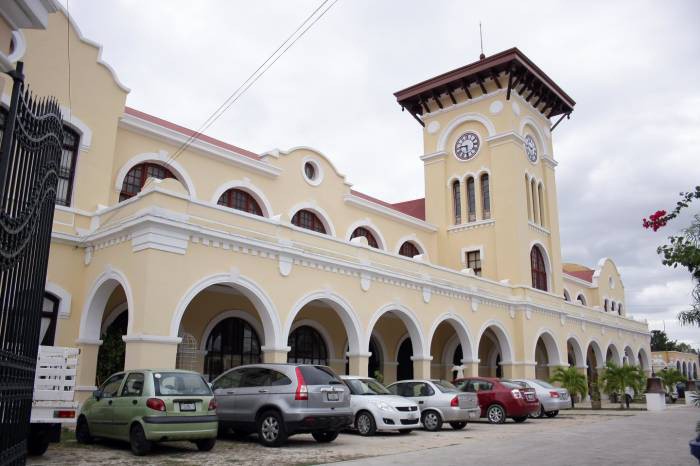El ESAY ofrece cuatro Licenciaturas El ESAY ofrece cuatro Licenciaturas