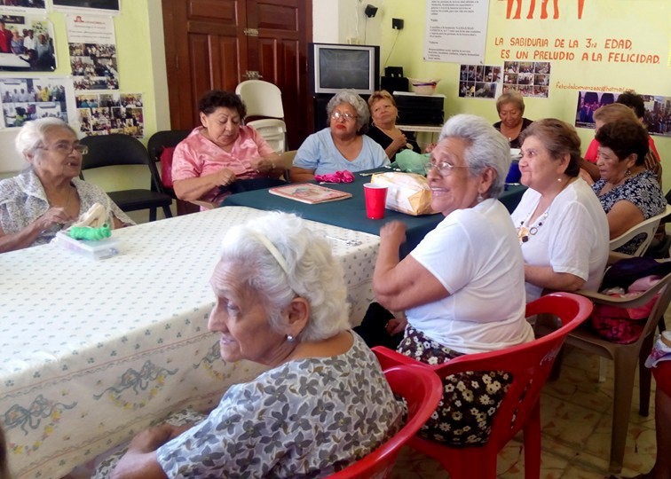 “La felicidad comienza”, diversión para adultos mayores “La felicidad comienza”, diversión para adultos mayores