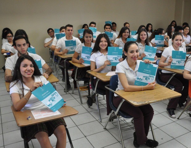 Evalúan a alumnos de bachillerato Evalúan a alumnos de bachillerato