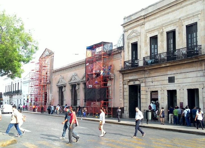 Dan mantenimiento a la Casa de Montejo Dan mantenimiento a la Casa de Montejo