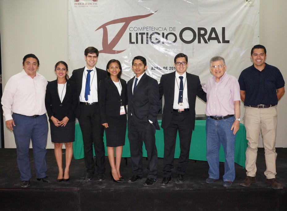 Yucatecos en la Competencia Universitaria de Litigio Oral Yucatecos en la Competencia Universitaria de Litigio Oral