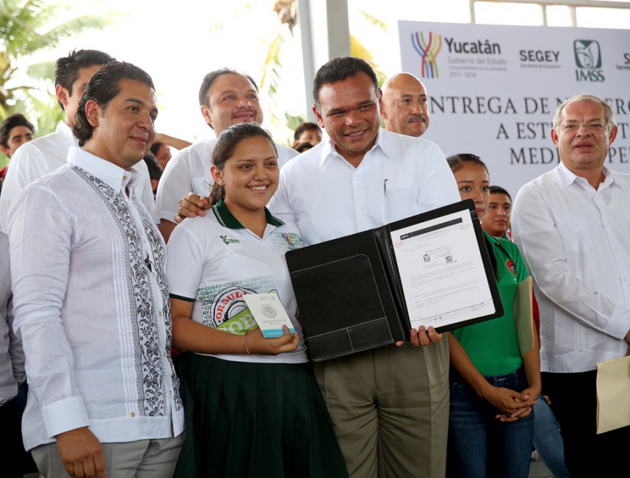 Comienza afiliación de estudiantes al IMSS Comienza afiliación de estudiantes al IMSS