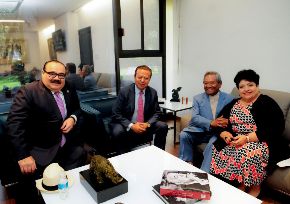 Dos yucatecos, en defensa de los Derechos de Autor Dos yucatecos, en defensa de los Derechos de Autor