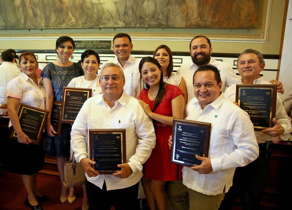 Entregan Premio Yucatán al Emprendedor Entregan Premio Yucatán al Emprendedor