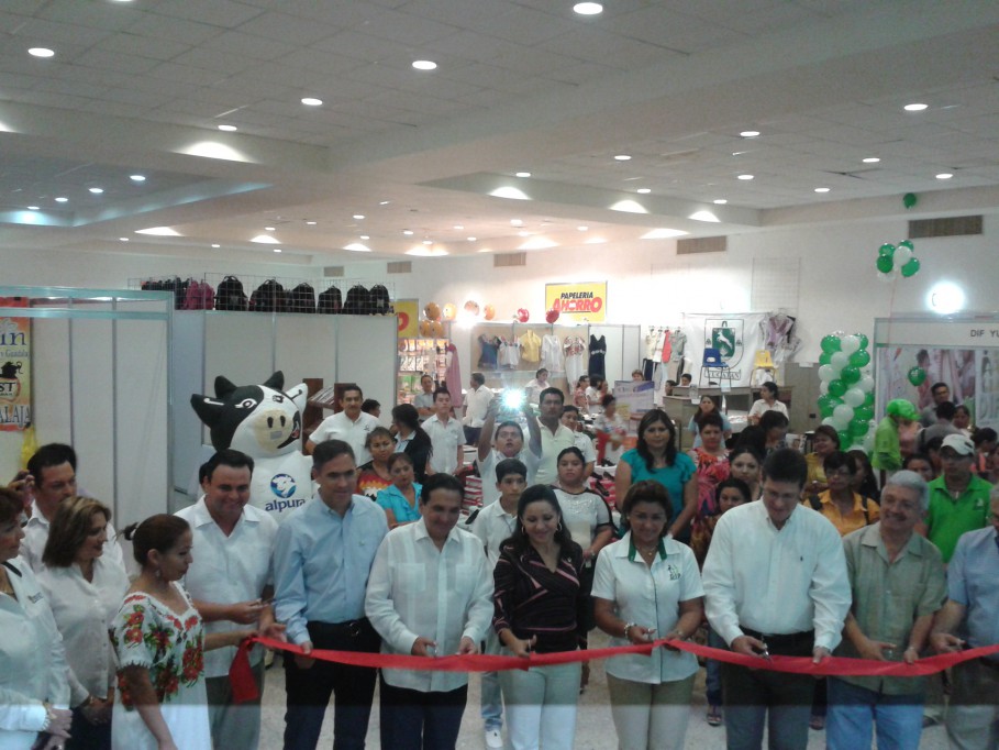 Canaco y Profeco inauguran la feria del Regreso a Clases Canaco y Profeco inauguran la feria del Regreso a Clases